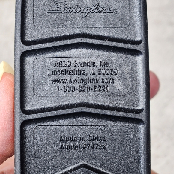 Swingline Stapler, 30 Sheet Capacity, 747 Business Stapler, Jam Free, Gold - Picture 8 of 8